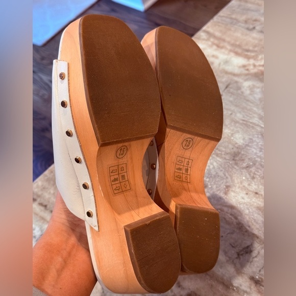 Women’s DOLCE VITA Dorado white leather wooden clog sandals- Size 7.5 - Picture 10 of 10